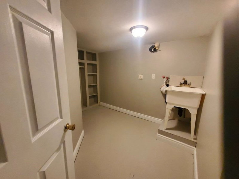 Bsmt - 3784 Forest Bluff Cres, Mississauga, L5N7T8 | Image 3