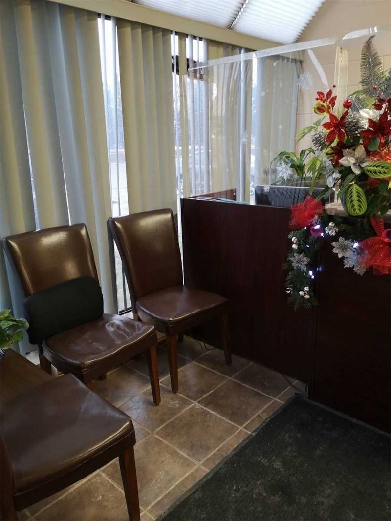 42 - 3065 Ridgeway Dr, Mississauga, L5L5M6 | Image 2