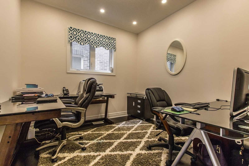 274 Hinton Terr, Milton, L9E1C8 | Image 2