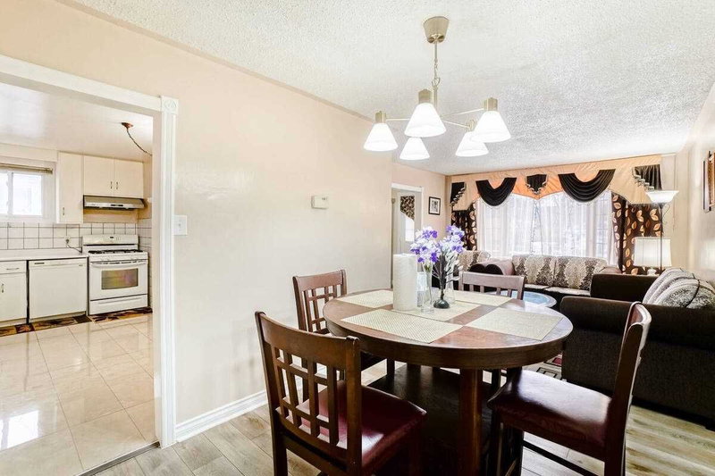 17 Seaborn Rd, Brampton, L6V2B8 | Image 2