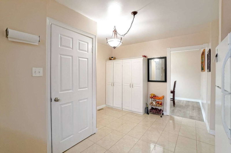 17 Seaborn Rd, Brampton, L6V2B8 | Image 3