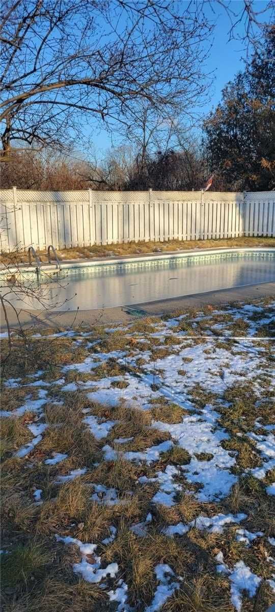 1643 Glenburnie Rd, Mississauga, L5G3E4 | Image 3