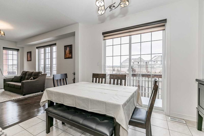 37 Ross Dr, Brampton, L6R 3S7 | Image 2