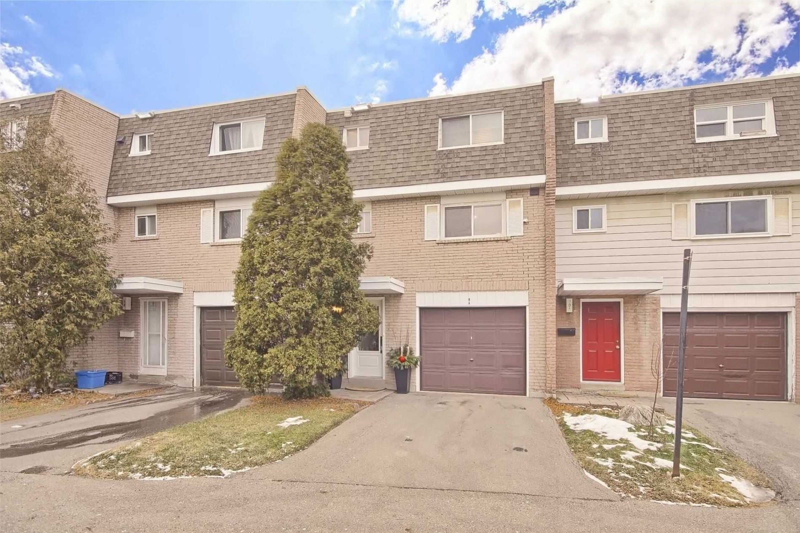 Townhouse sold at 8A-830 Westlock Road, Mississauga, Erindale, L5C1K6 - MLS: W5472251