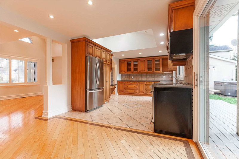 964 Parkland Ave, Mississauga, L5H3H1 | Image 3