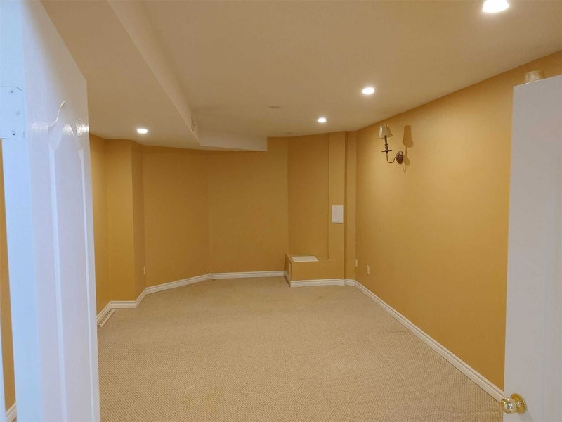 Bsmt - 2257 Manor Hill Dr, Mississauga, L5M5N8 | Image 2
