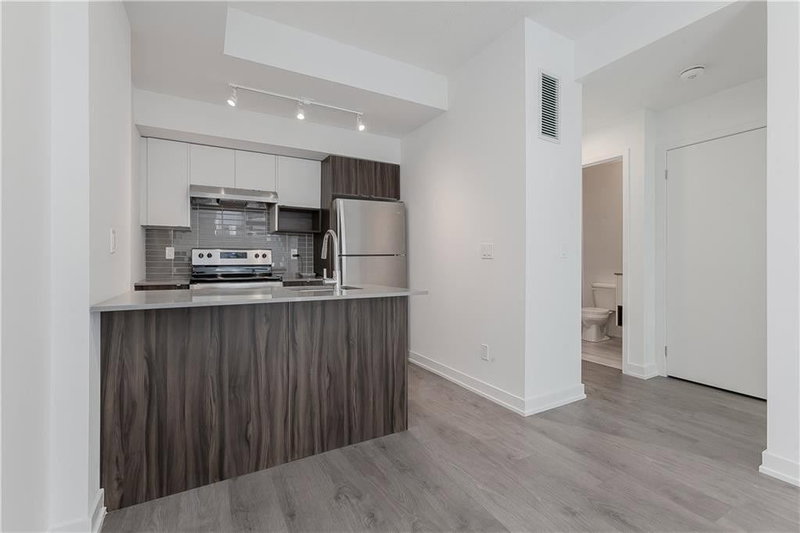 105 - 1135 Cooke Blvd, Burlington, L7T 0C9 | Image 2