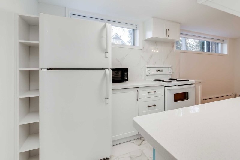 Bsmt - 48 Indian Road Cres, Toronto, M6P2G1 | Image 3