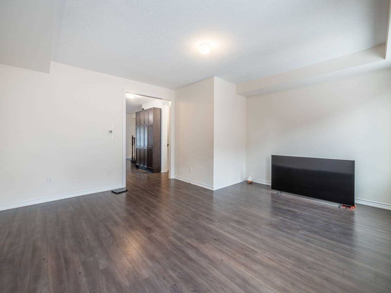 31 Shiff Cres, Brampton, L6Z 0H6 | Image 2
