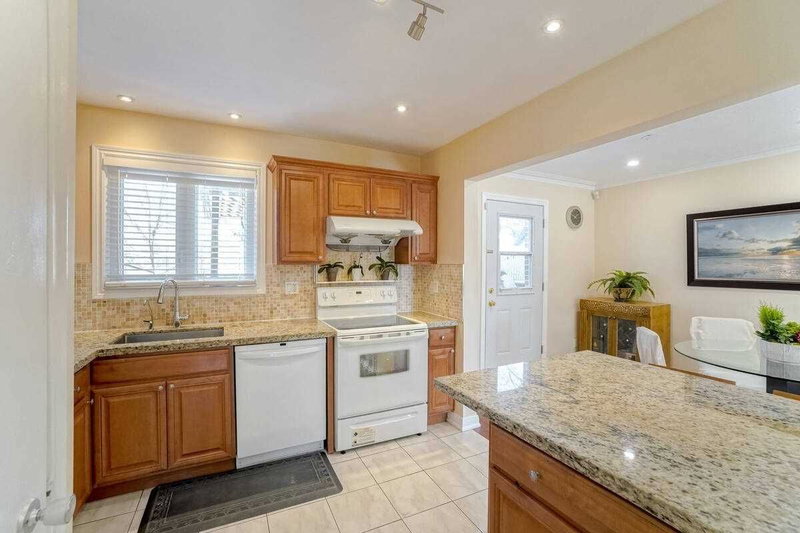 1426 Wilson Ave, Toronto, M3M1J7 | Image 3