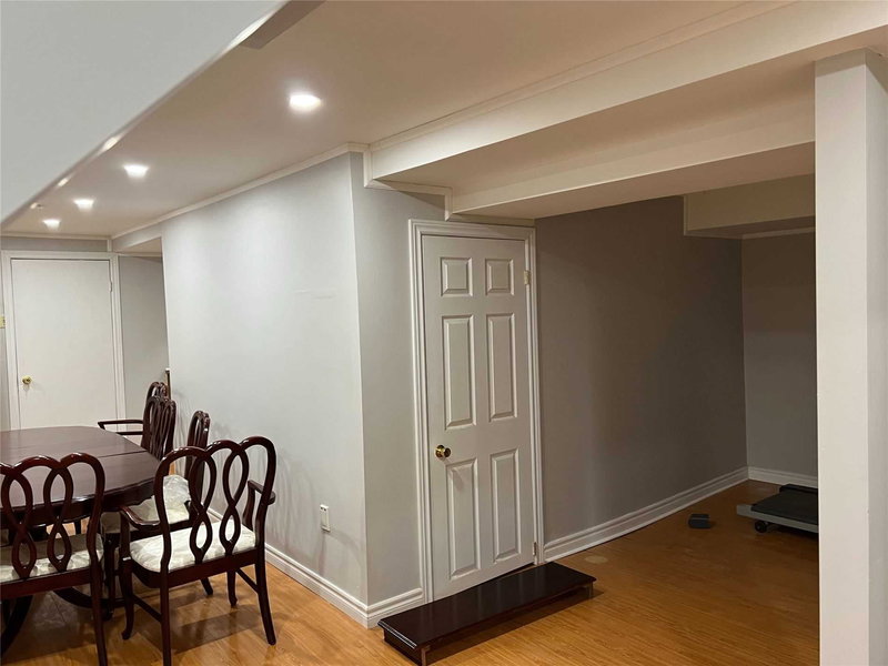 Lower - 1588 Princelea Pl, Mississauga, L5M3P2 | Image 2