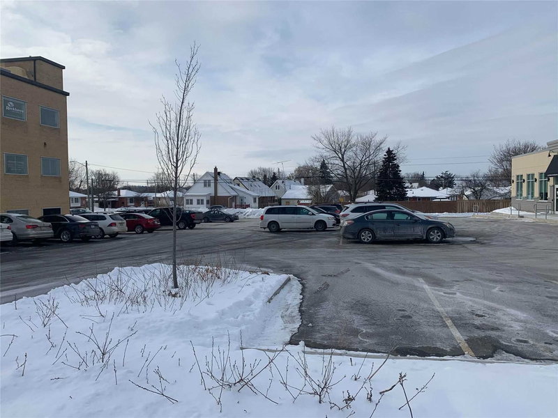 205 - 16 Mountainview Rd S, Halton Hills, L7G4K1 | Image 3