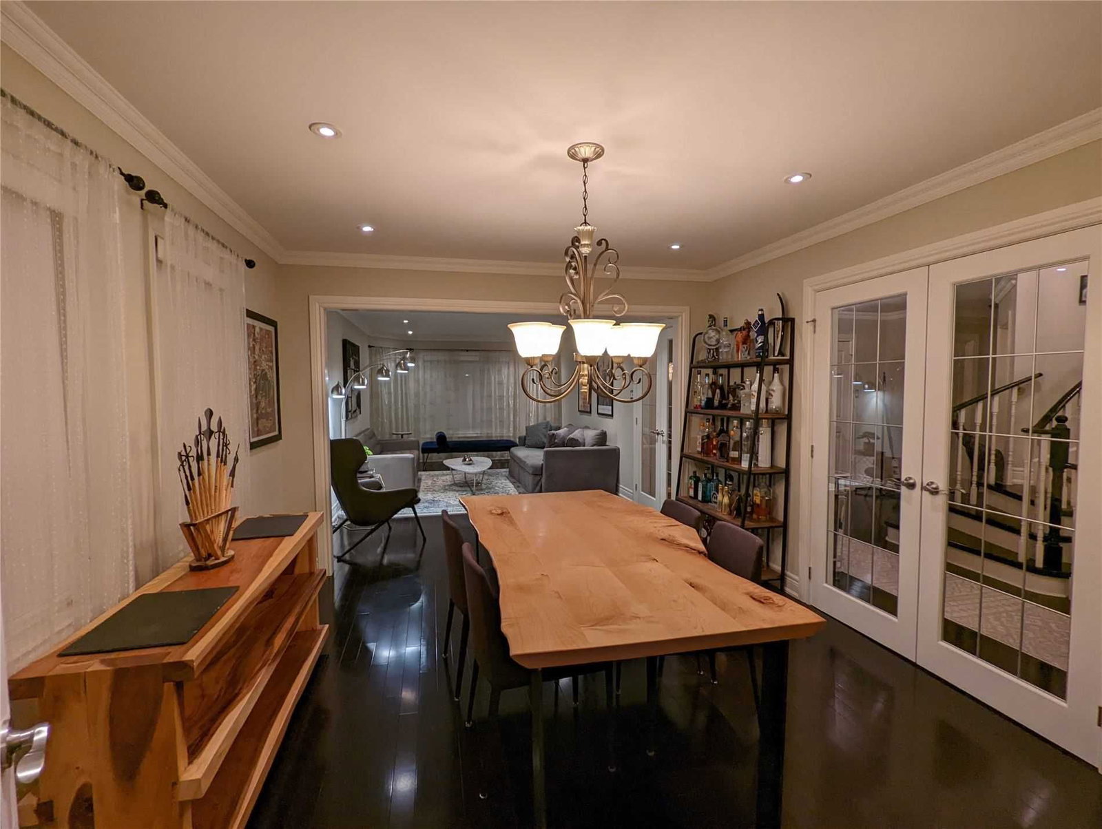 Listing Image 4