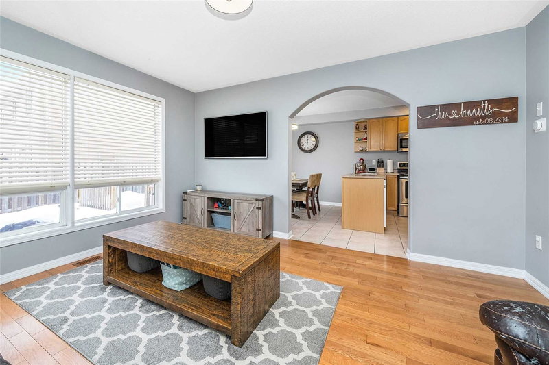 1457 Clark Blvd, Milton, L9T6M5 | Image 2