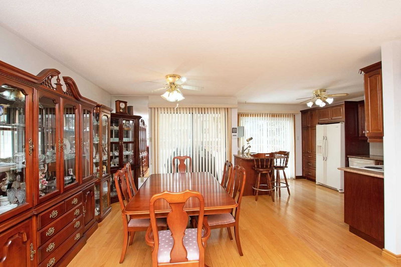 6978 Estoril Rd, Mississauga, L5N1N4 | Image 2