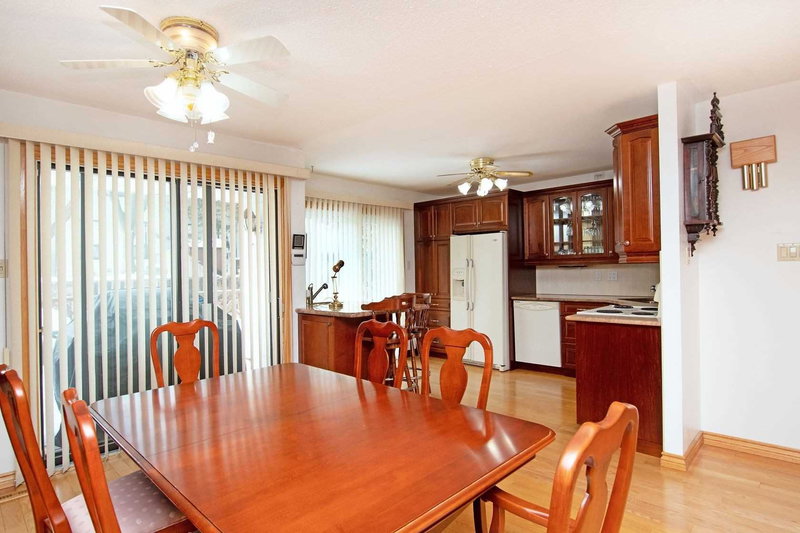 6978 Estoril Rd, Mississauga, L5N1N4 | Image 3