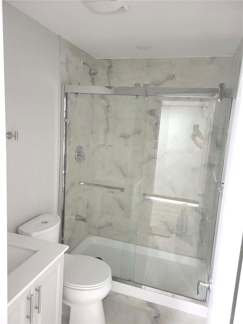 9 Goderich Dr, Brampton, L7A 5A7 | Image 2