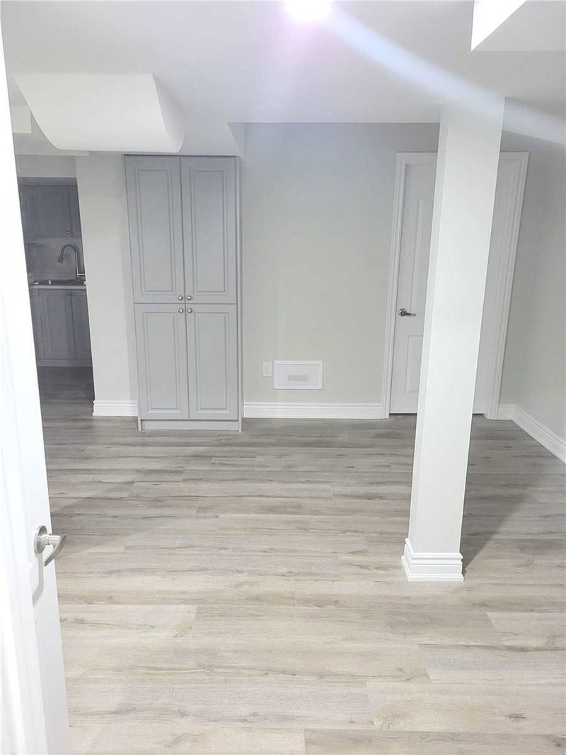 9 Goderich Dr, Brampton, L7A 5A7 | Image 3