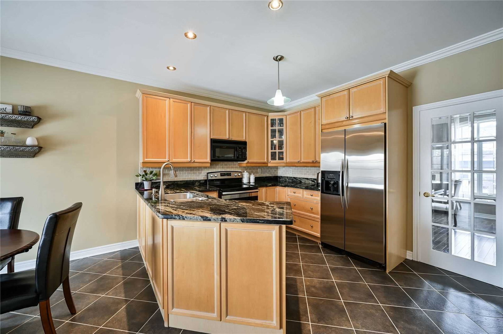 Listing Image 3