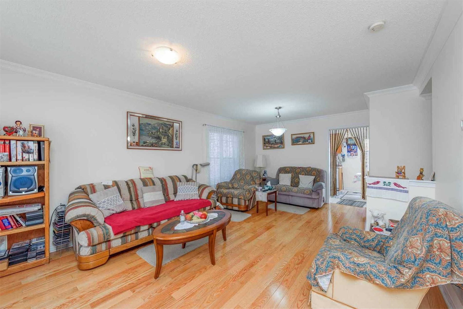 Listing photo 3