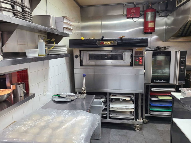 94 George St, Oakville, L6J3B7 | Image 2