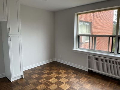 Unit 211 — 2 Newholm Rd, Toronto - Stonegate-Queensway image-0-1
