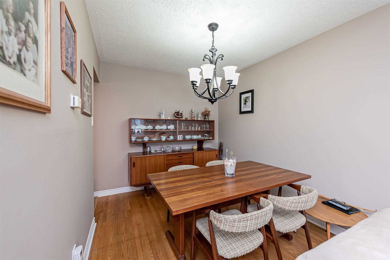 39 Seaborn Rd, Brampton, L6V2B8 | Image 2