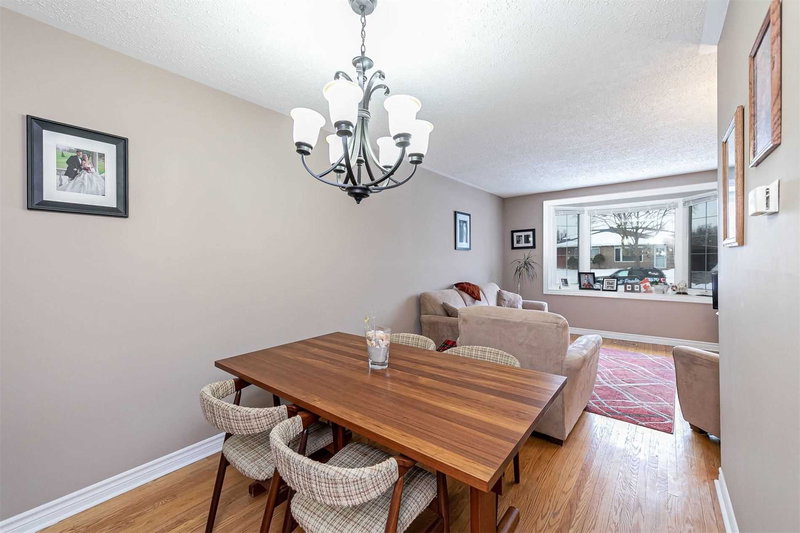 39 Seaborn Rd, Brampton, L6V2B8 | Image 3