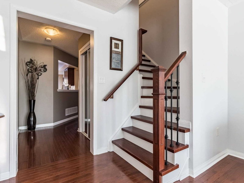 92 Owlridge Dr, Brampton, L6X0M5 | Image 2