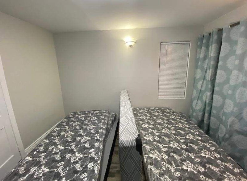 3032 Victory Cres, Mississauga, L4T1L4 | Image 2