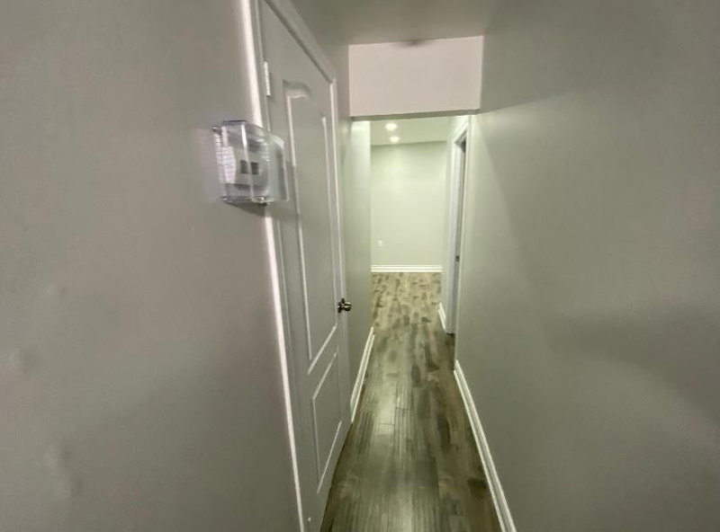 3032 Victory Cres, Mississauga, L4T1L4 | Image 3