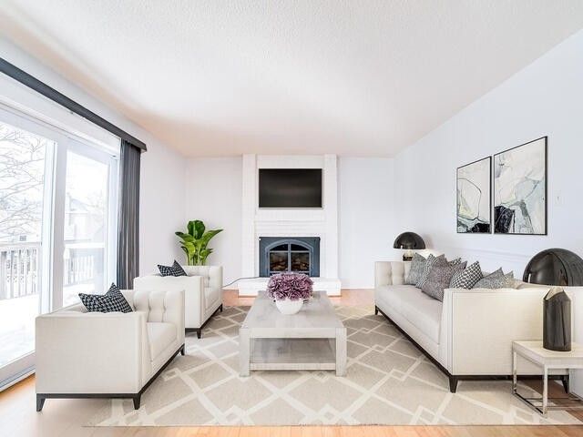 6 Chalmers Crt, Brampton, L6Z3H1 | Image 2