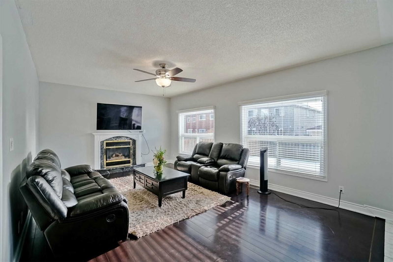 286 Fernforest Dr, Brampton, L6R1B6 | Image 3