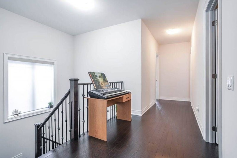 16 Lyle Way, Brampton, L6X5P8 | Image 3