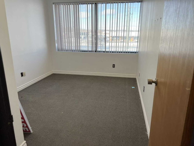 208 - 50 Steeles Ave E, Milton, L9T4W9 | Image 3