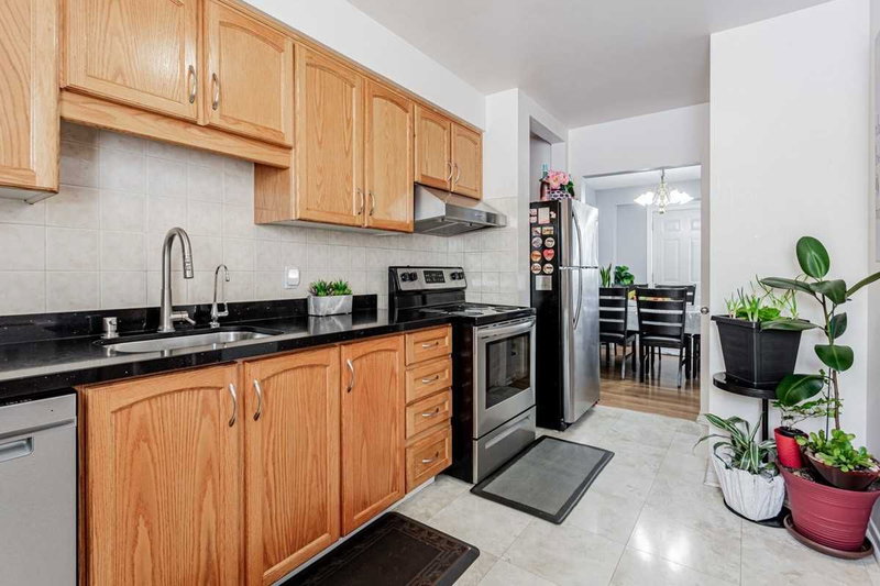 24 - 25 Gosford Blvd, Toronto, M3N2G7 | Image 3