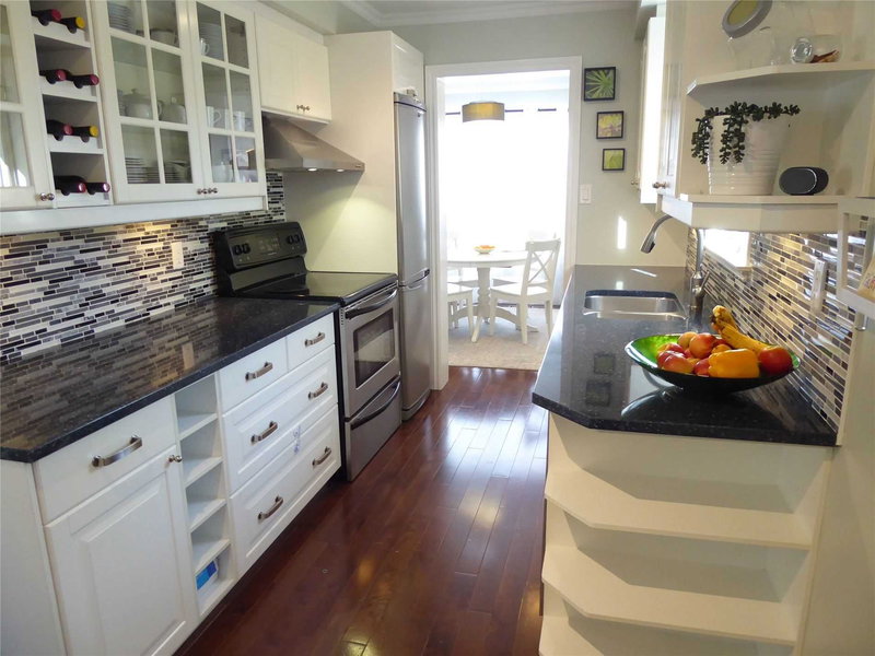 3976 Taffey Cres, Mississauga, L5L2A7 | Image 2