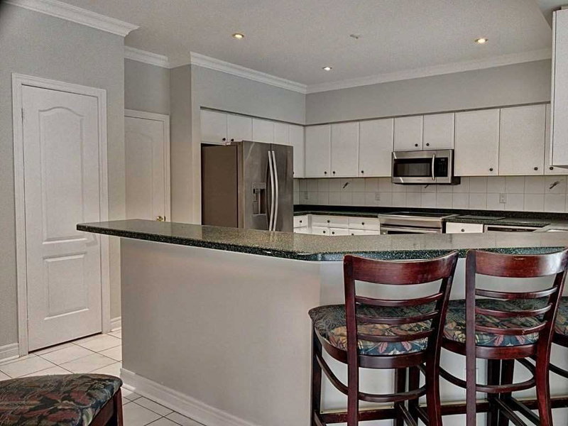 5351 Forest Ridge Dr, Mississauga, L5M5B4 | Image 2