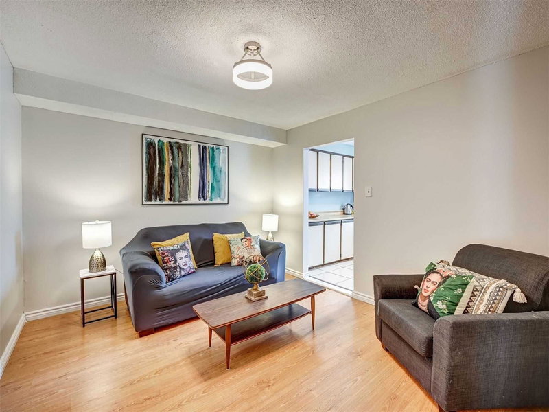 8 Norbrook Cres, Toronto, M9V4P8 | Image 3