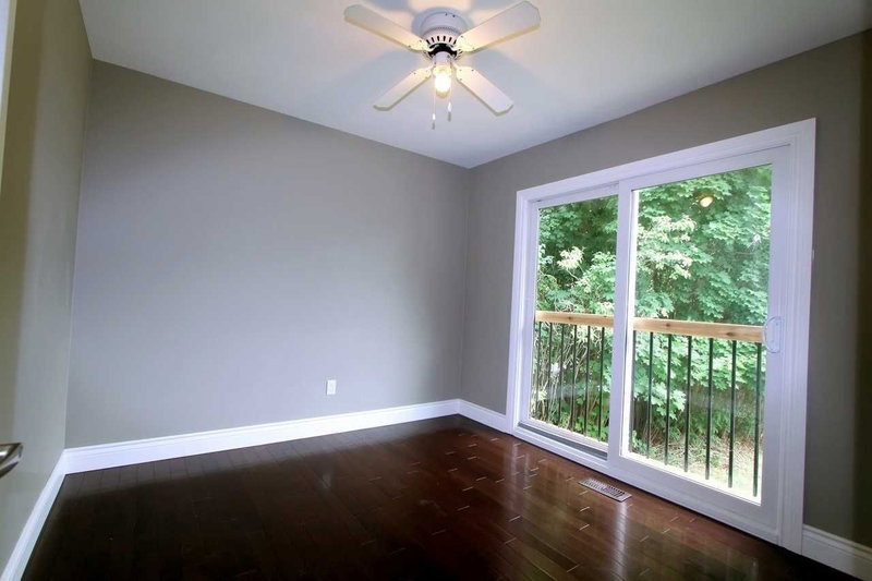 15 Pioneer Dr, Mississauga, L5M1G8 | Image 2