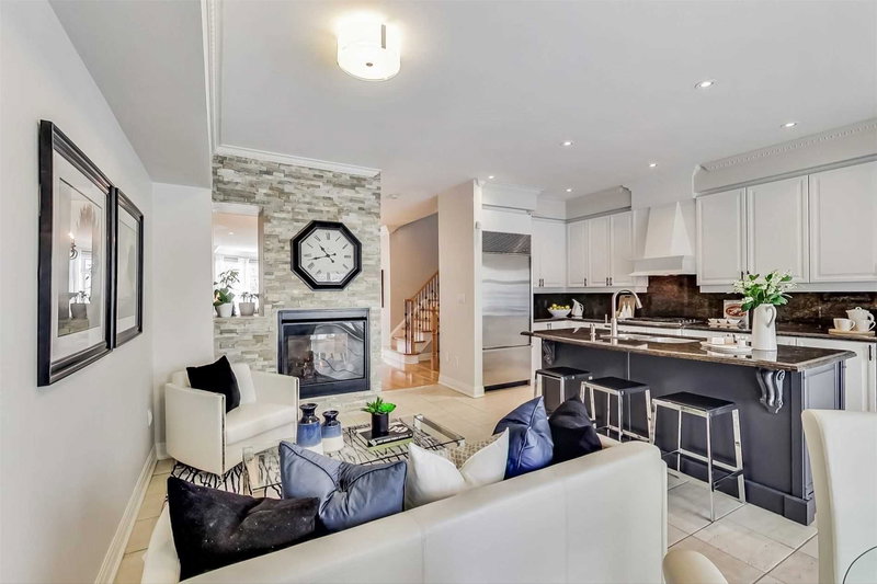 157 St Lawrence Dr, Mississauga, L5G4V2 | Image 3