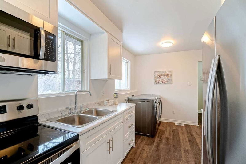 70 Montjoy Cres, Brampton, L6S 3E7 | Image 3