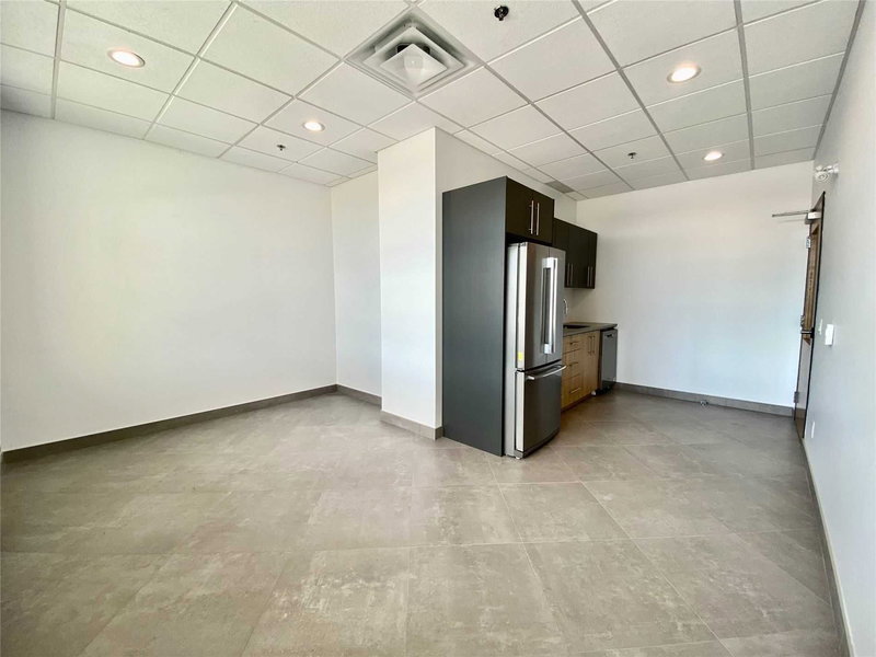 208 - 3485 Rebecca St, Oakville, L6L 6X9 | Image 2