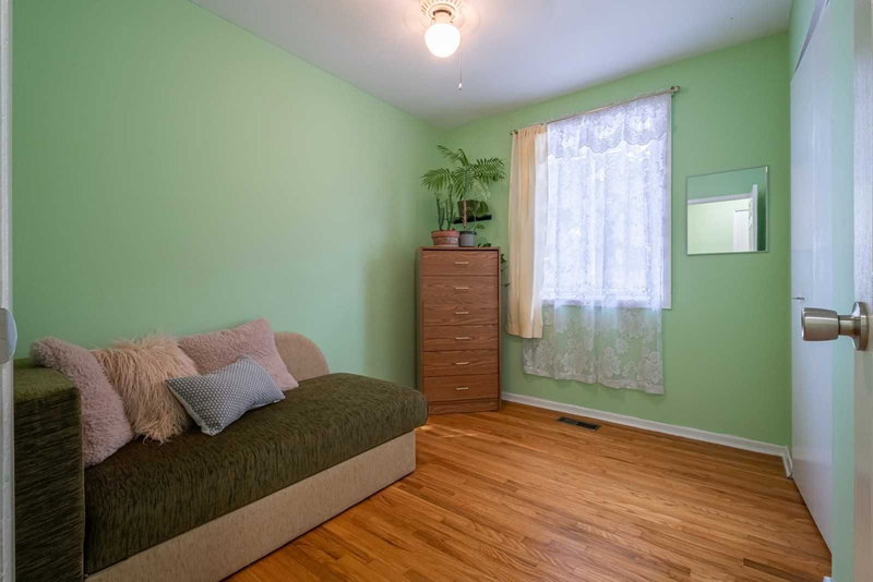 393 Enfield Rd, Burlington, L7T2X5 | Image 2