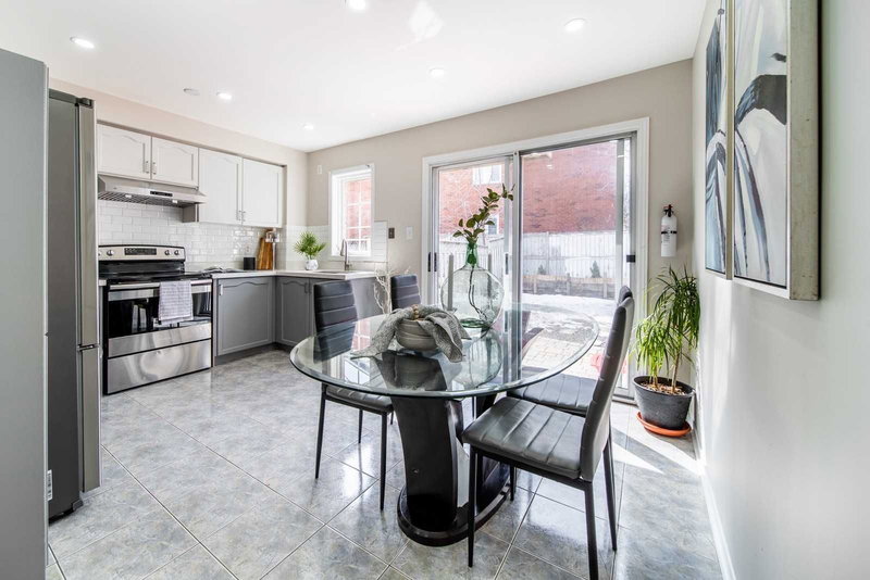 25 Ural Circ, Brampton, L6R1H3 | Image 3