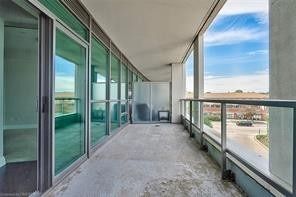 327 - 11 Bronte Rd, Oakville, L6L0E1 | Image 3