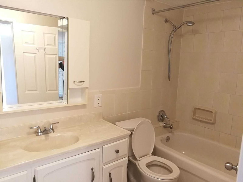 22 Miller Rd, Oakville, L6H1J6 | Image 2