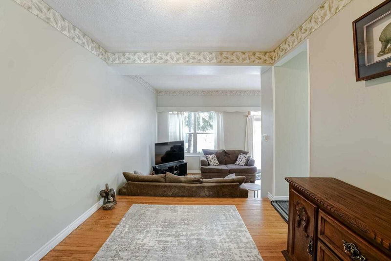 16 Crawford Dr, Brampton, L6V2C7 | Image 3