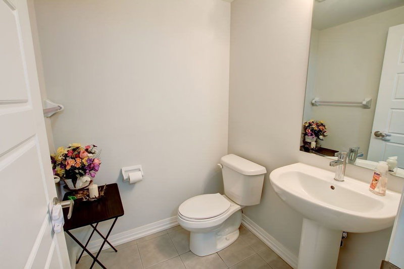 203 - 1202 Main St E, Milton, L9T 9K8 | Image 2