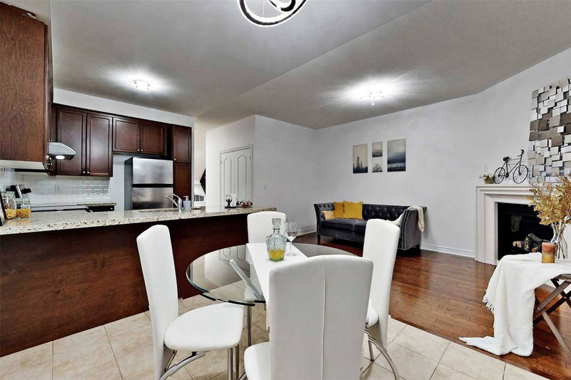 80 Lorenzo Circ, Brampton, L6R0Z9 | Image 2